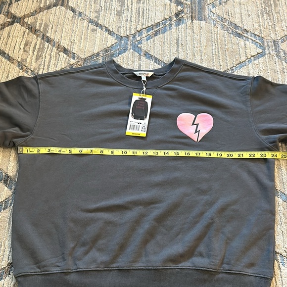 NWT • Wildfox • graphic crewneck - Picture 4 of 7